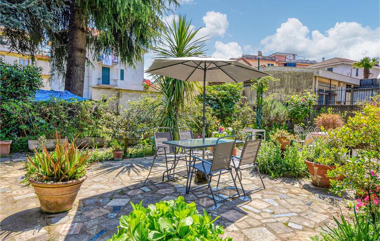 Apartamento de vacaciones para 4 personas, con terraza y jardín - 1