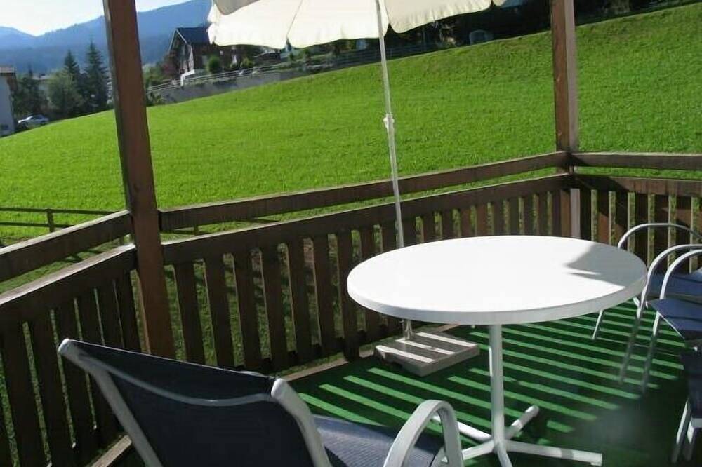 Ganze Wohnung, Sonnige, grosszügige 4.5-Zimmerwohnung, 3 Schlafzimmer, 2 Badezimmer, 6 Personen in Flims-Dorf, Flims