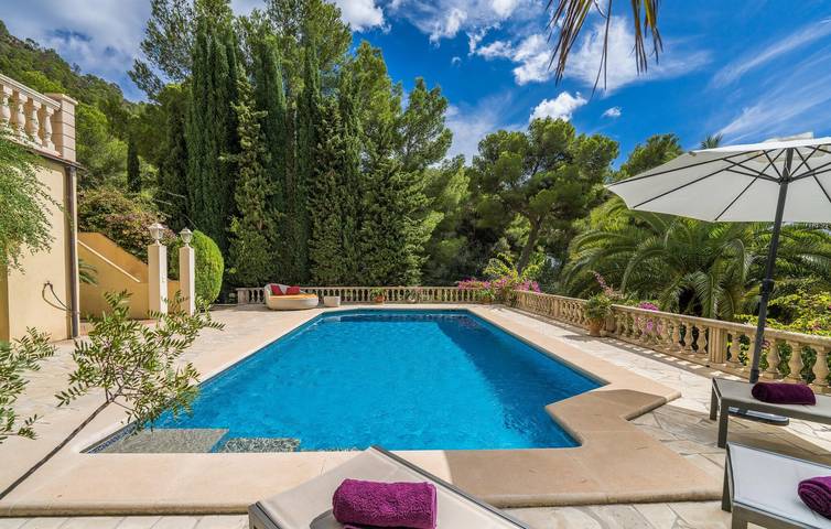 Acogedor 2BR Apartamento con terraza, barbacoa y WiFi, a 2 km de la playa de Cala Auberdans in Costa dels Pins, Son Servera
