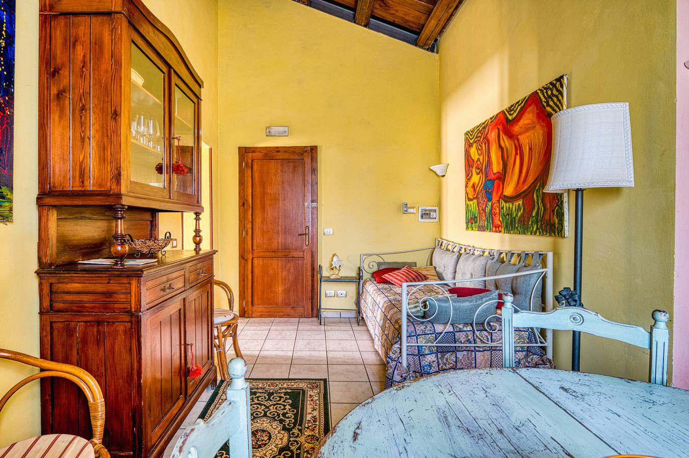 Entire apartment, Apartment 'Il Grappolo E La Rosa Tea' with Shared Garden and Wi-Fi in Montefalco, Perugia Province