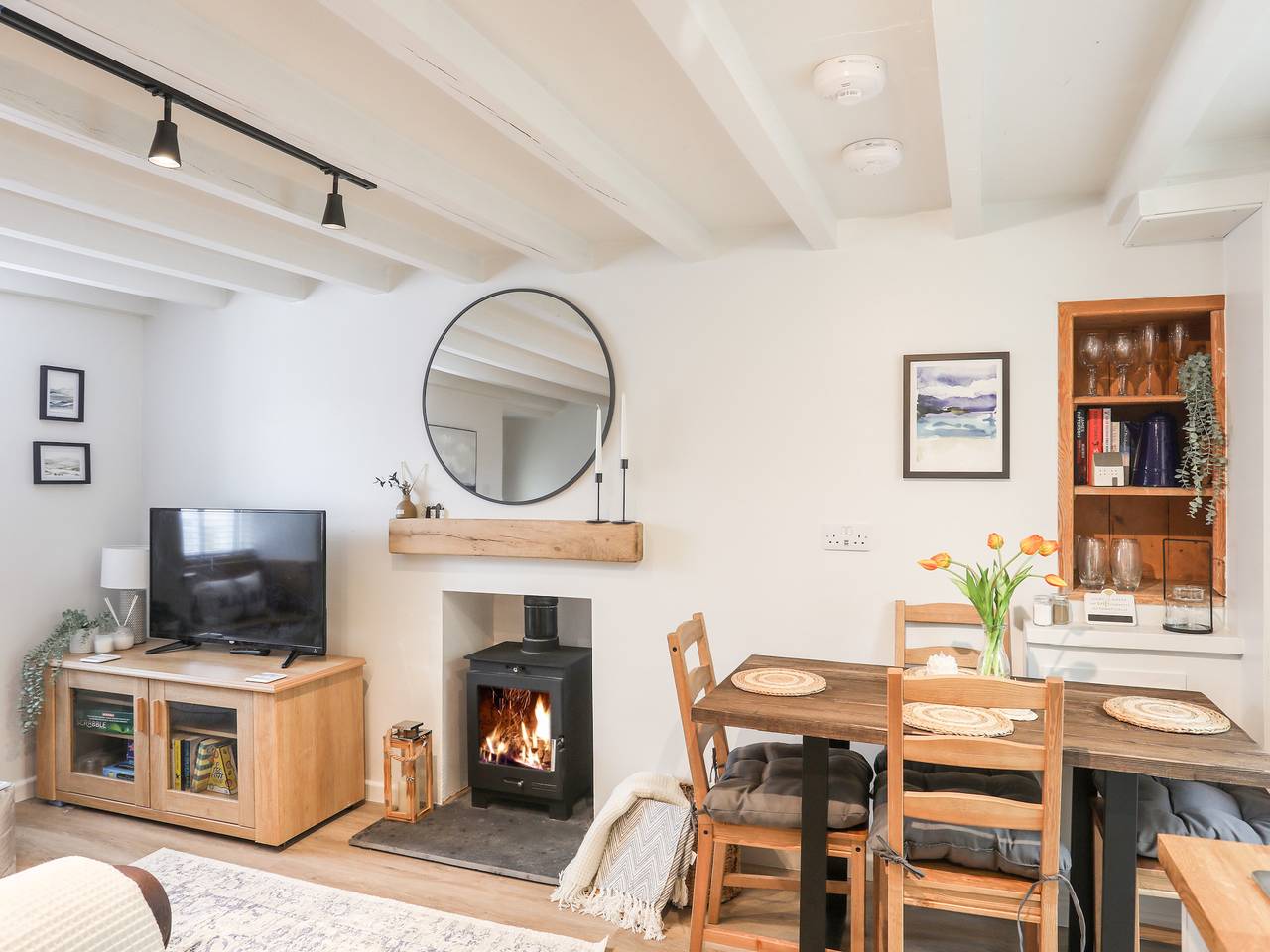 Bwthyn Lili (Lily Cottage) in Cemaes, Isle of Anglesey