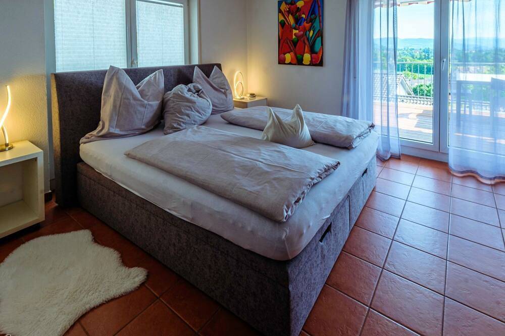 Ganze Wohnung, Apartment mit Terrasse nahe Schweizer Grenze in Weil am Rhein, Südschwarzwald