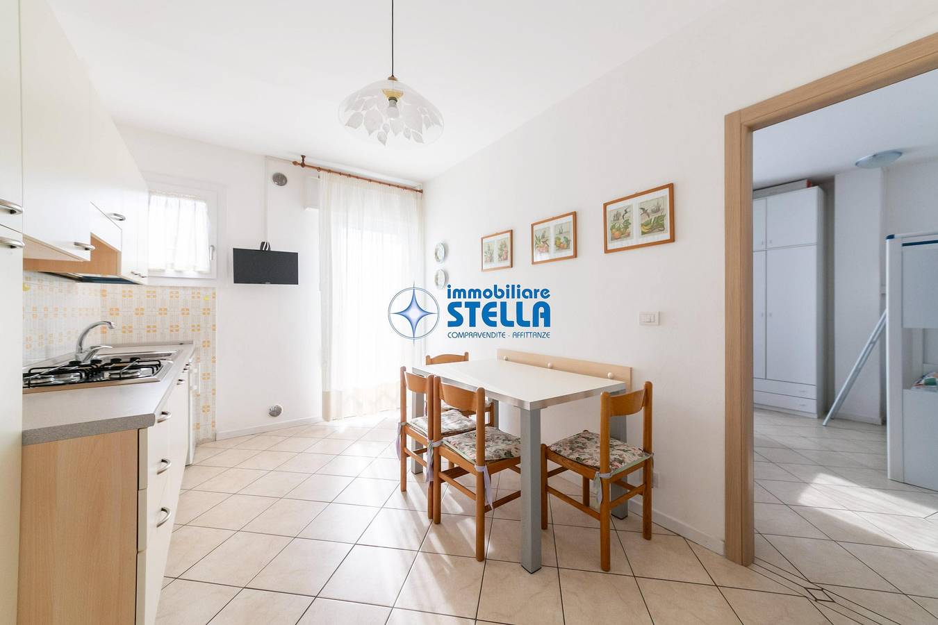 Entire apartment, Villa Mauro [Piazza Mazzini] *100 mt from the sea* in Lido di Jesolo, Jesolo