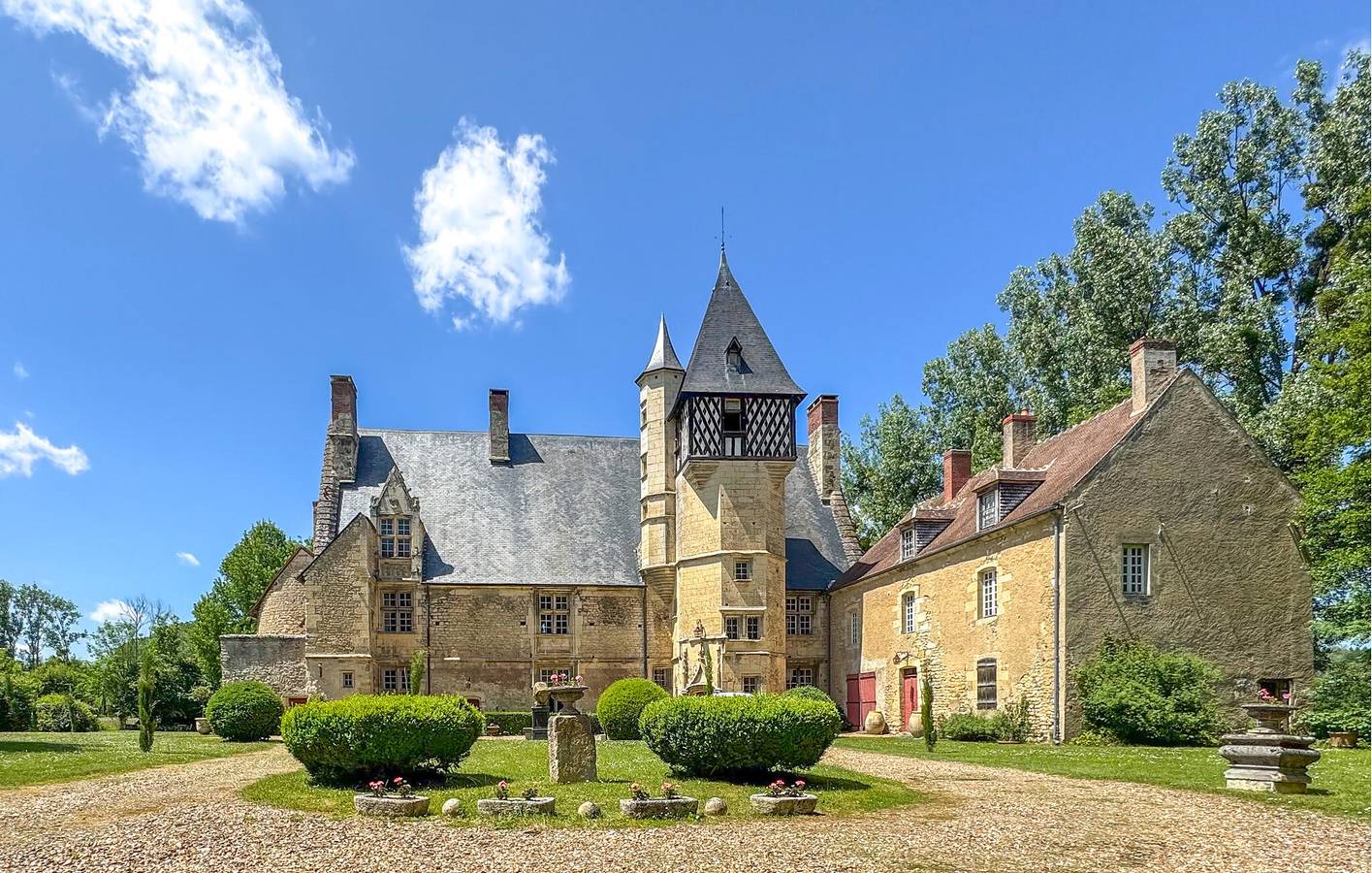 Maison de vacances pour 15 personnes avec piscine in Guérigny, Nièvre