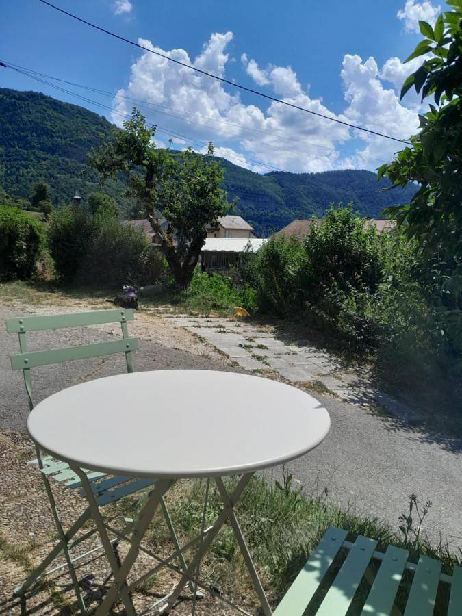 Location de vacances pour 2 personnes, avec vue et jardin, animaux acceptés à Saint-Claude (Jura) - 4