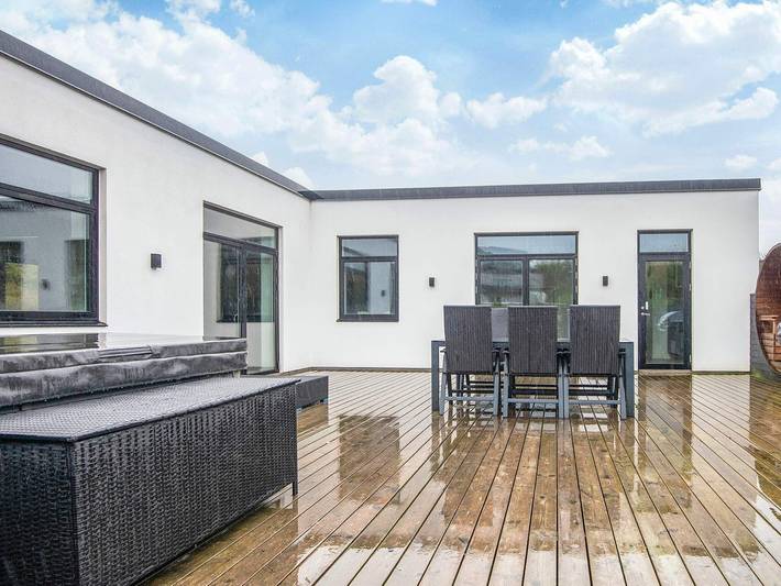 Feriehus for 12 personer, med Terrasse og Badebasseng i Ebeltoft