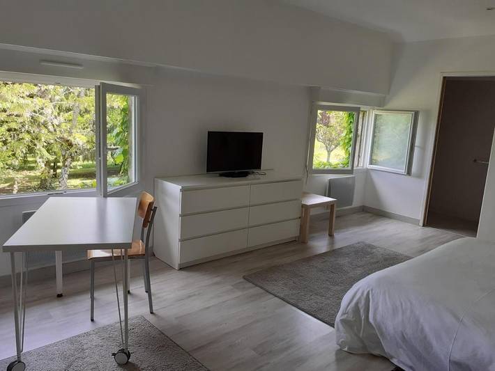 Gîte pour 2 personnes, avec Balcon et Terrasse ainsi que Jardin et Vue à Rouffignac