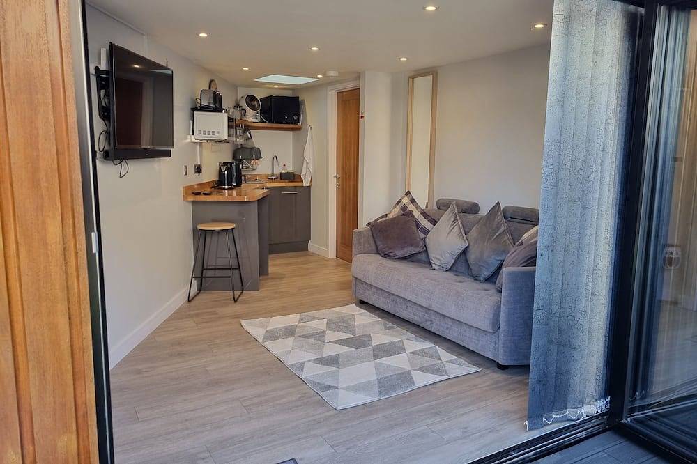 Entire apartment, The Chill Studio Apartment in Shepton Mallet, Somerset