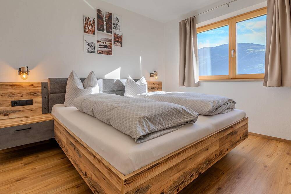 Ganze Wohnung, Modernes Apartment in schöner Lage in Tuxer Alpen, Zellberg