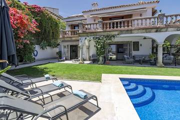 Villa for 14 People in Marbella Centre, Marbella, Photo 1