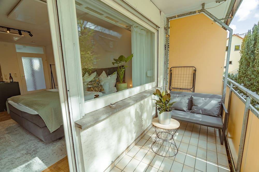 Ganze Wohnung, Studio Apartment mit Parkplatz in Esslingen am Neckar, Landkreis Esslingen