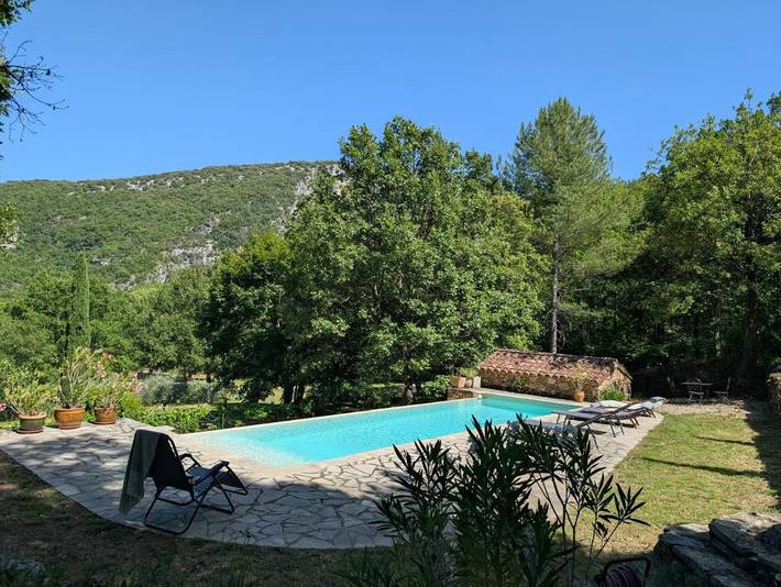 Location de vacances pour 4 personnes, avec Balcon et Terrasse ainsi que Jardin et Piscine à Saint-Laurent-le-Minier - 2