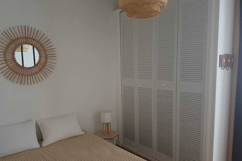 Entire apartment, Charming Apartment In The Very Center Of Fontainebleau in Fontainebleau, Seine-et-Marne