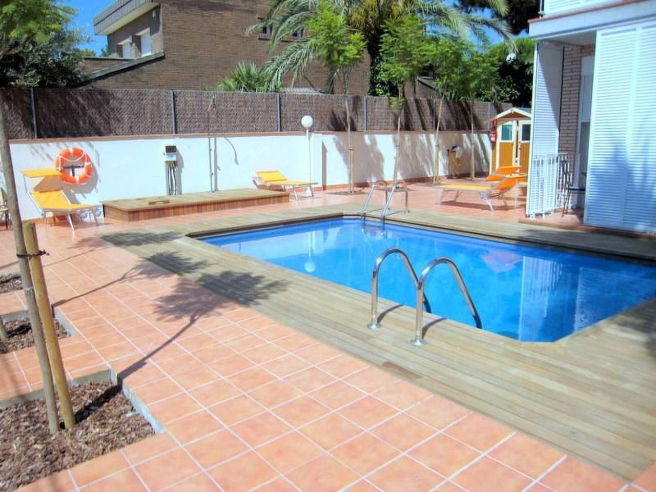 Appartement entier, "Caru" mit Terrasse in Castelldefels, Baix Llobregat