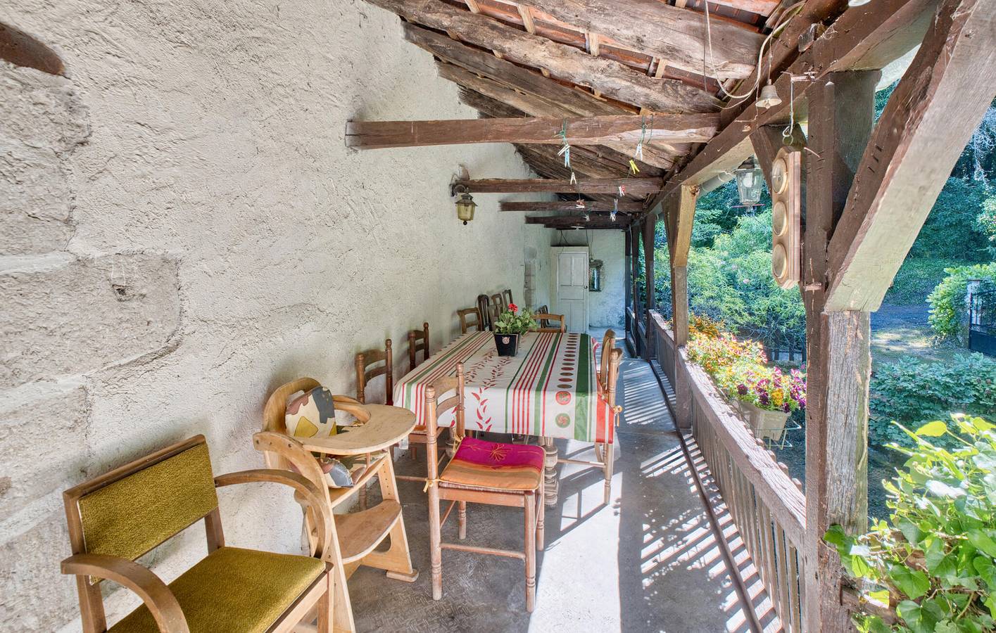 Appartement tranquille avec piscine, jardin et WiFi à 2,5 km de Plazac in Plazac, Périgord Noir