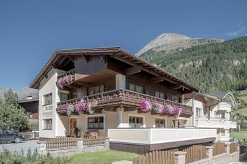 Ferienhaus für 10 Personen, mit Balkon und Ausblick in Sölden (Österreich)