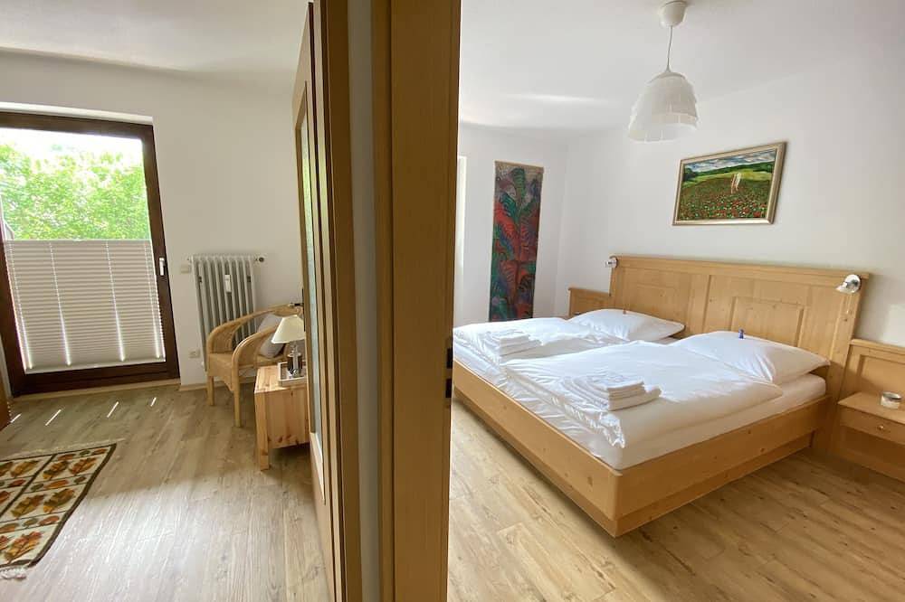 Ganze Wohnung, Chiemsee, Berge & Seen erleben -Apartment bis 4 Personen, 2 Schlafzimmer, Balkon in Marquartstein, Bayerische Alpen