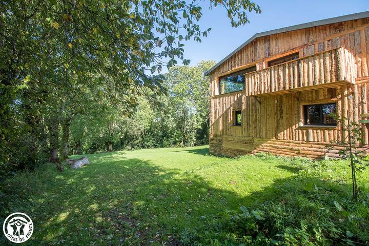 Gîte pour 6 personnes, avec jardin à Orcival (Puy-de-Dôme)