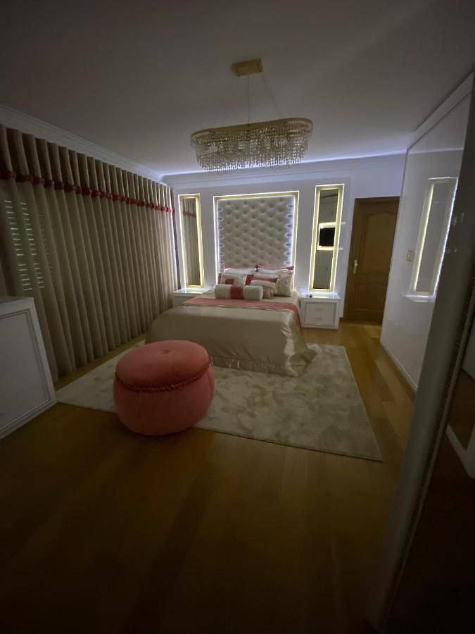 Double Room with Private External Bathroom in Carvalhosa, Distrito do Porto