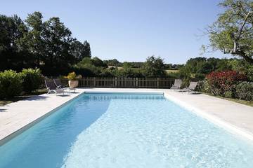 Location de vacances pour 6 personnes, avec jardin à Sallebœuf