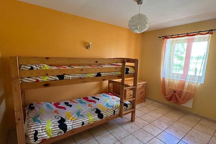 Appartement entier, Uzès superbe gîte tout confort avec piscine à 700m du centre ville: in Uzès, Région de Nîmes