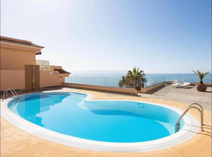 Apartment for 2 people, with view and pool as well as terrace in Acantilados de los Gigantes
