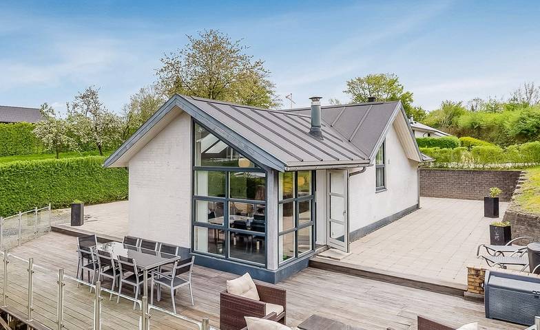 Ferieudlejning for 6 personer, med terrasse, husdyr tilladt i Hvidbjerg Strand