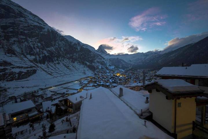 Chalet für 10 Personen, mit Whirlpool und Sauna sowie Ausblick