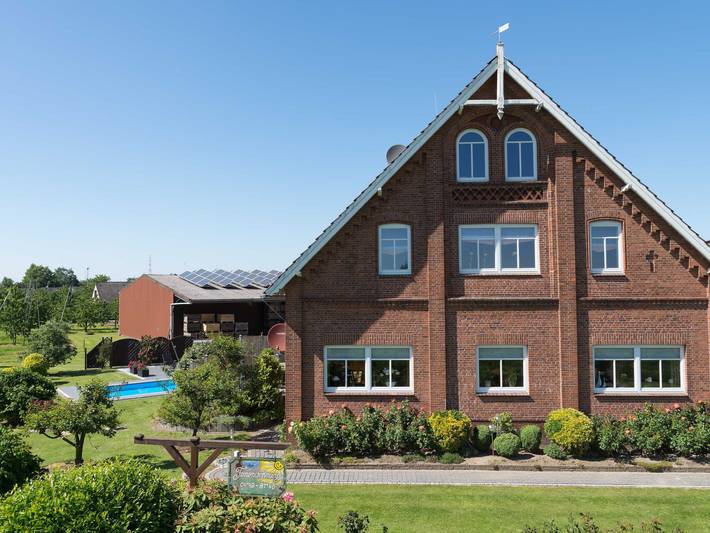 Ferienwohnung für 2 Personen, mit Garten und Pool in Grünendeich