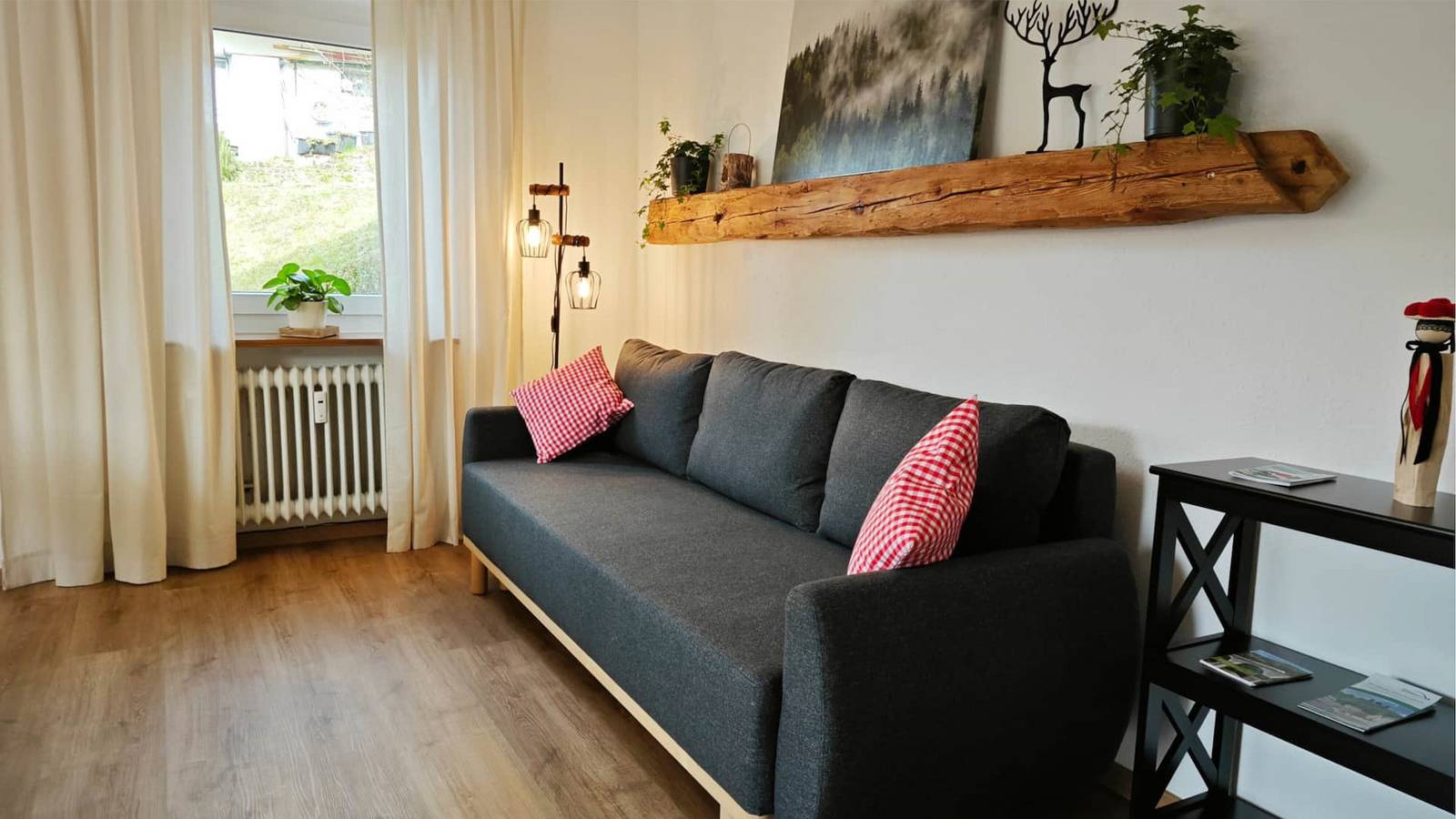 Ganze Wohnung, Ferienwohnung 'Schwarzwaldraum Schlossblick' mit Bergblick, Balkon und Wlan in Hornberg, Mittlerer Schwarzwald