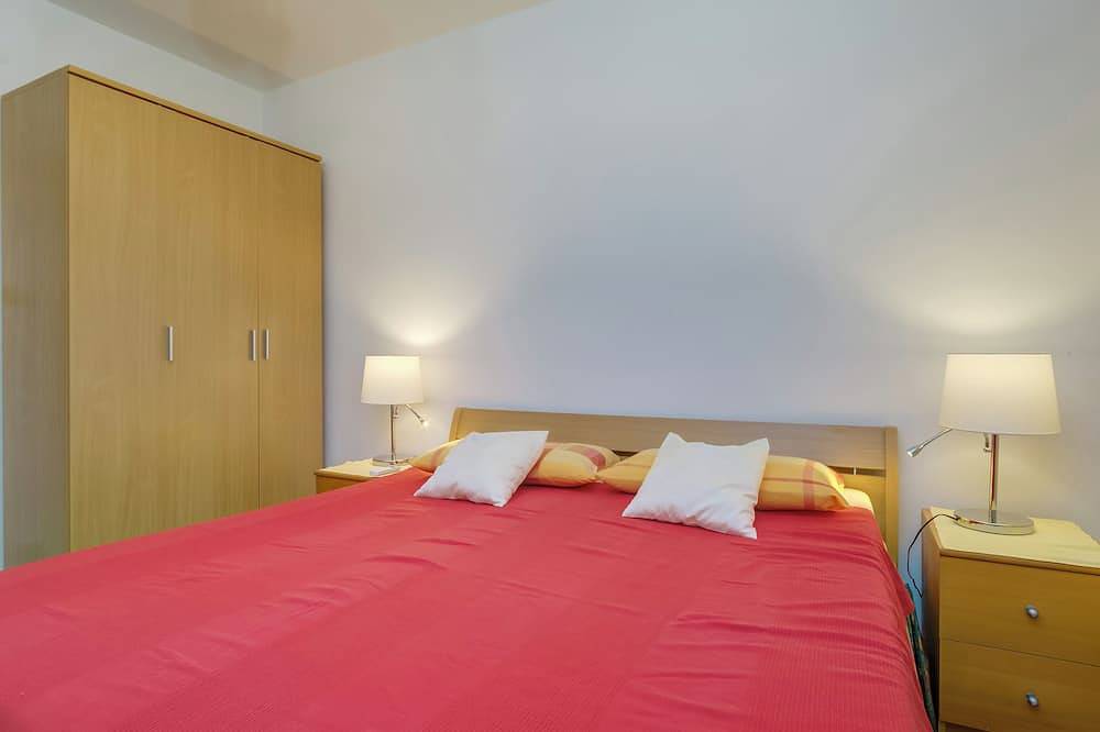 Ganze Wohnung, Fewo mit Meerblick, großer Terrasse, Garten, Parkplatz, Klima in jedem Zimmer in Mali Lošinj, Lošinj