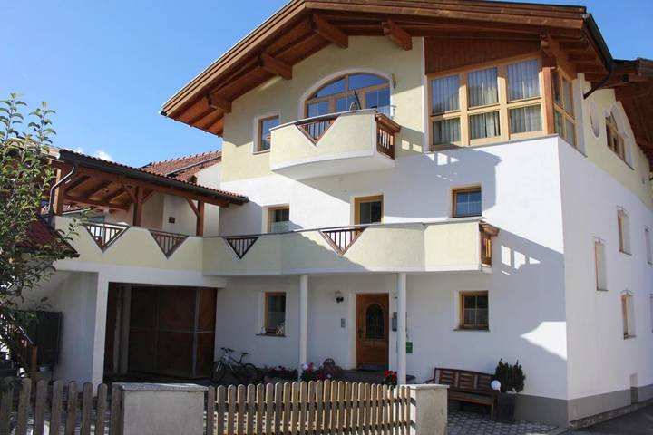 Ferienwohnung für 4 Personen, mit Balkon und Terrasse sowie Garten und Sauna in Kauns