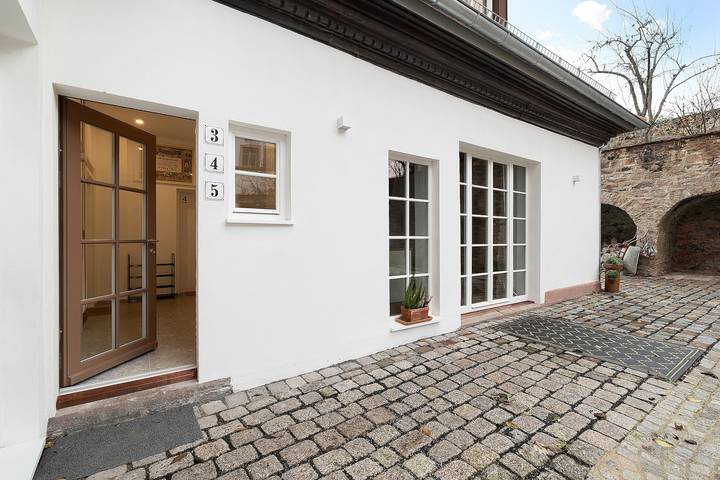 Hel lejlighed, Wolkensteiner Hof, Apartment 5 – Romantic Retreat in the Old Town in Gernsbach, Nord Sortskoven