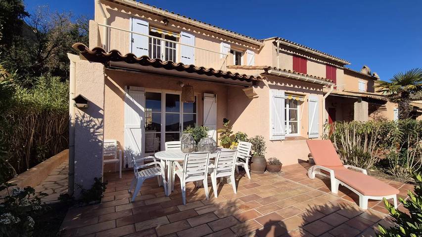 Location de vacances pour 6 personnes, avec jardin ainsi que piscine et balcon à Le Plan-de-la-Tour - 3