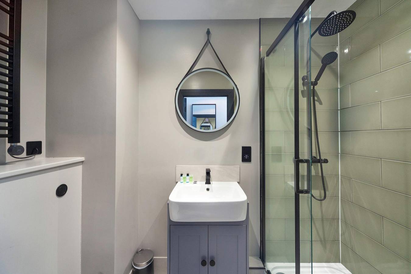 Entire holiday apartment, Stunning Studio in Central Hastings Close to Beach in Hastings, East Sussex
