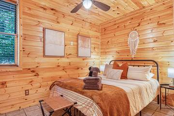 Log Cabin for 12 Guests in Chattahoochee National Forest, Fannin County, Picture 1