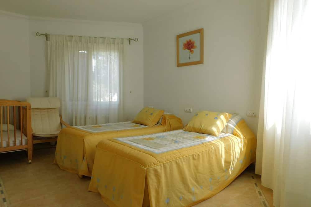 Eine wunderbare geräumige Strandvilla in Cabo Roig mit Meerblick Swimmingpool in Cabo Roig, Costa Blanca