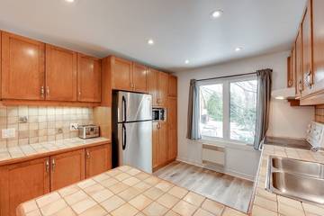 Location de vacances pour 10 personnes, avec piscine ainsi que jardin et balcon à Beaupré