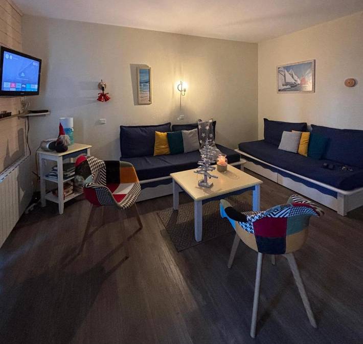 Apartamento de vacaciones para 6 personas, con vistas además de piscina y jardín - 1