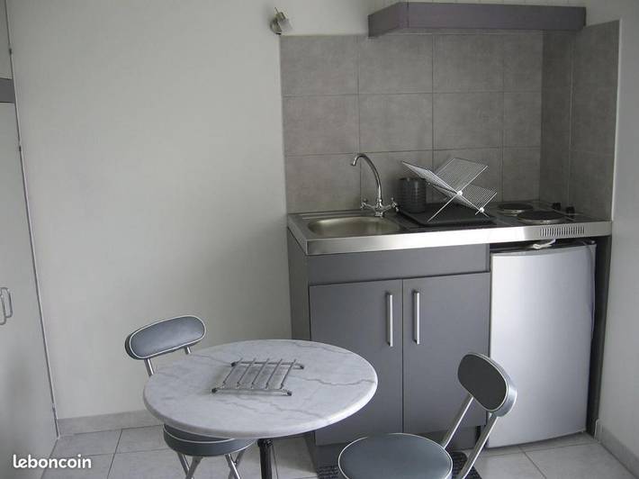 Gîte pour 3 personnes, avec Terrasse dans Charbuy