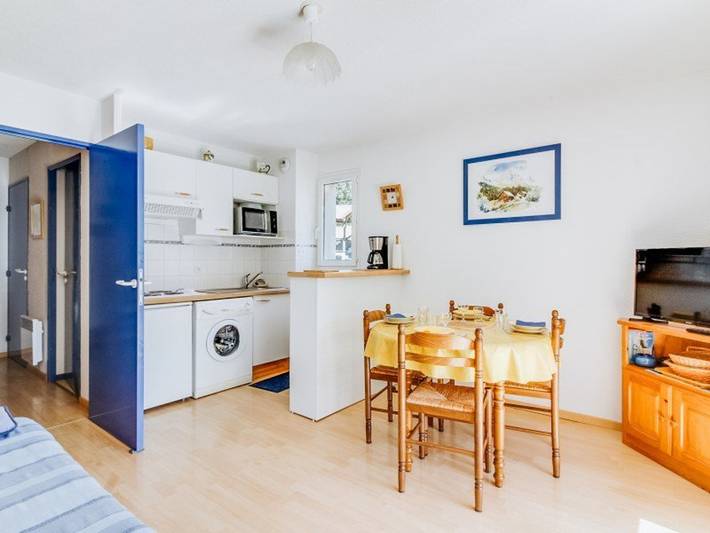 Ganze Wohnung, Duplex T3 mit Balkon, 2 Zi, 6 Pers, Parkplatz in Esquièze-Sère, Nationalpark Pyrenäen