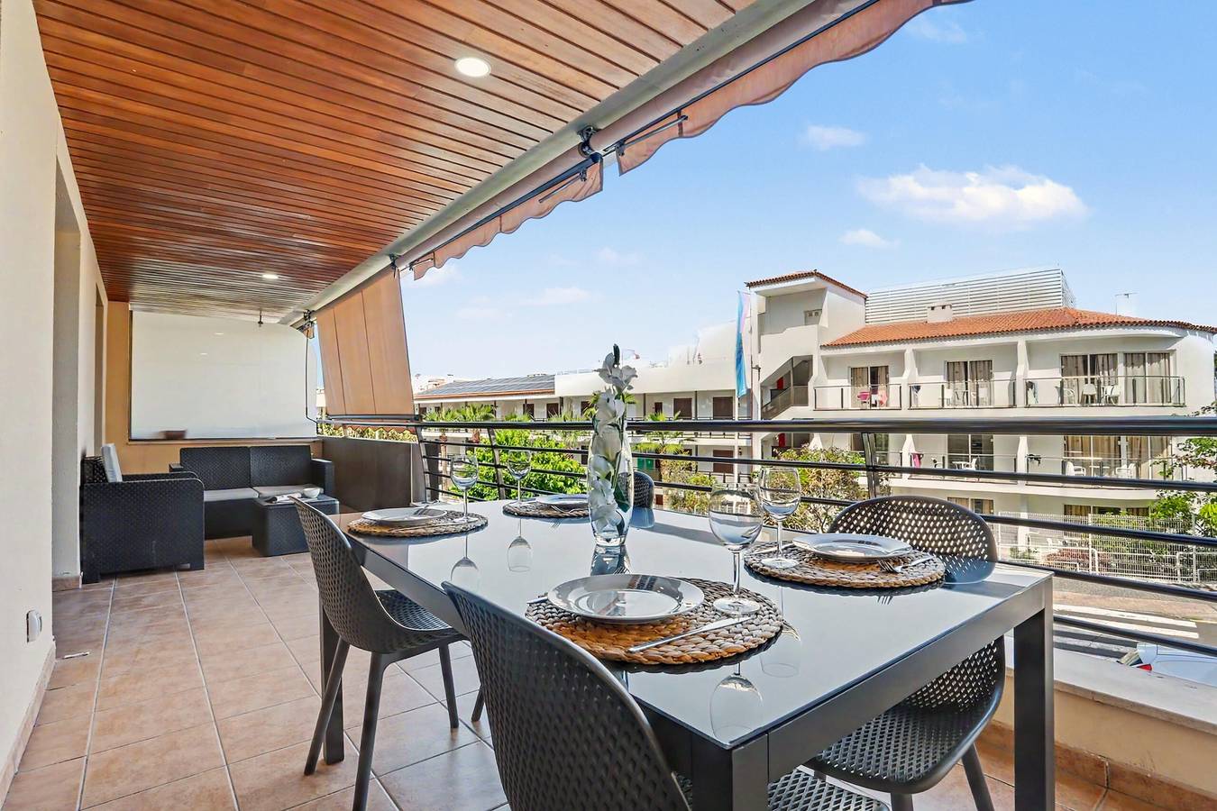 Apartamento entero, Apartamento vacacional 'Balcón De Los Gigantes' con vistas al mar, Wi-Fi y aire acondicionado in Puerto Santiago, Santiago del Teide