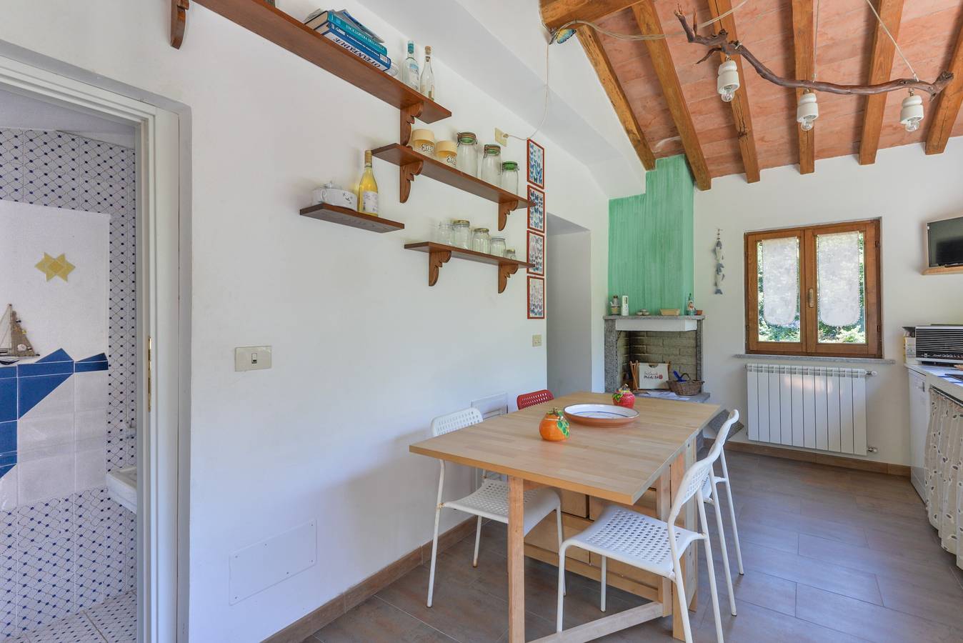 Villa 'I Fiori Redinoce' with Private Terrace, Private Garden, and Air Conditioning in Procchio, Elba