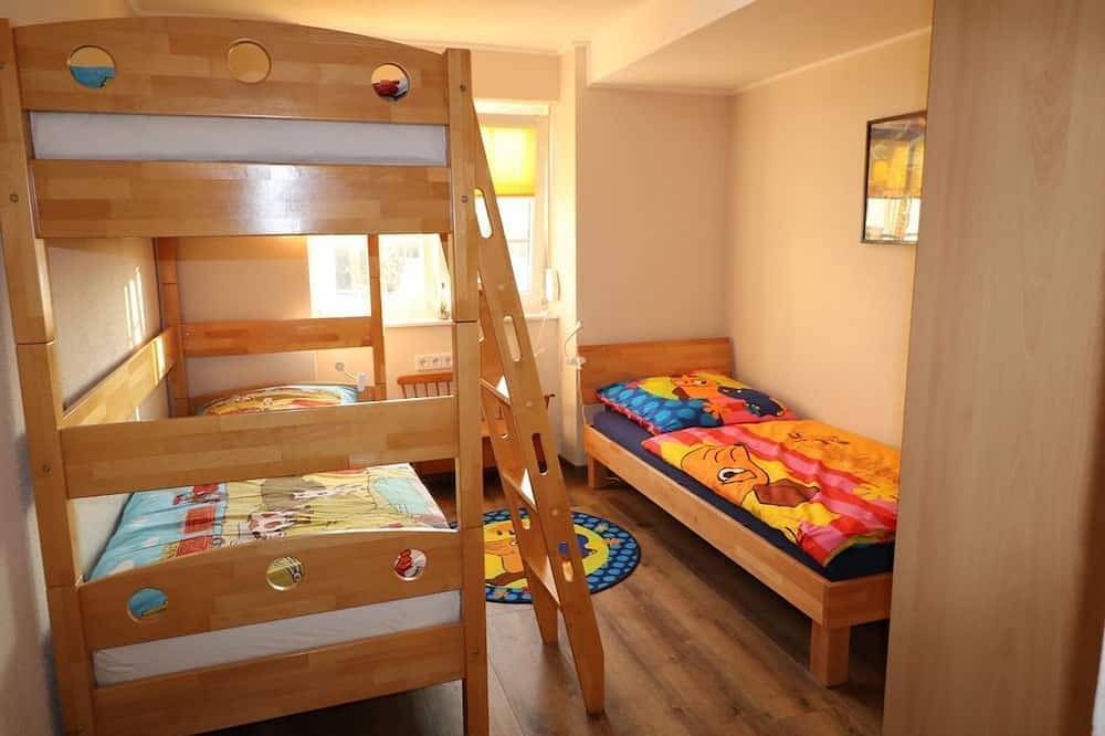 Geheel appartement, Ferienwohnung Am Pfaffenderbach - 5-bett-ferienwohnung, Dusche/wc, 2 Schlafräume in Ralingen, Landkreis Trier-Saarburg