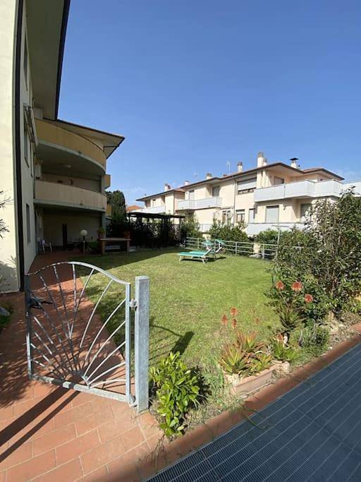 Ferienwohnung für 4 Personen, mit Terrasse und Garten in Donoratico