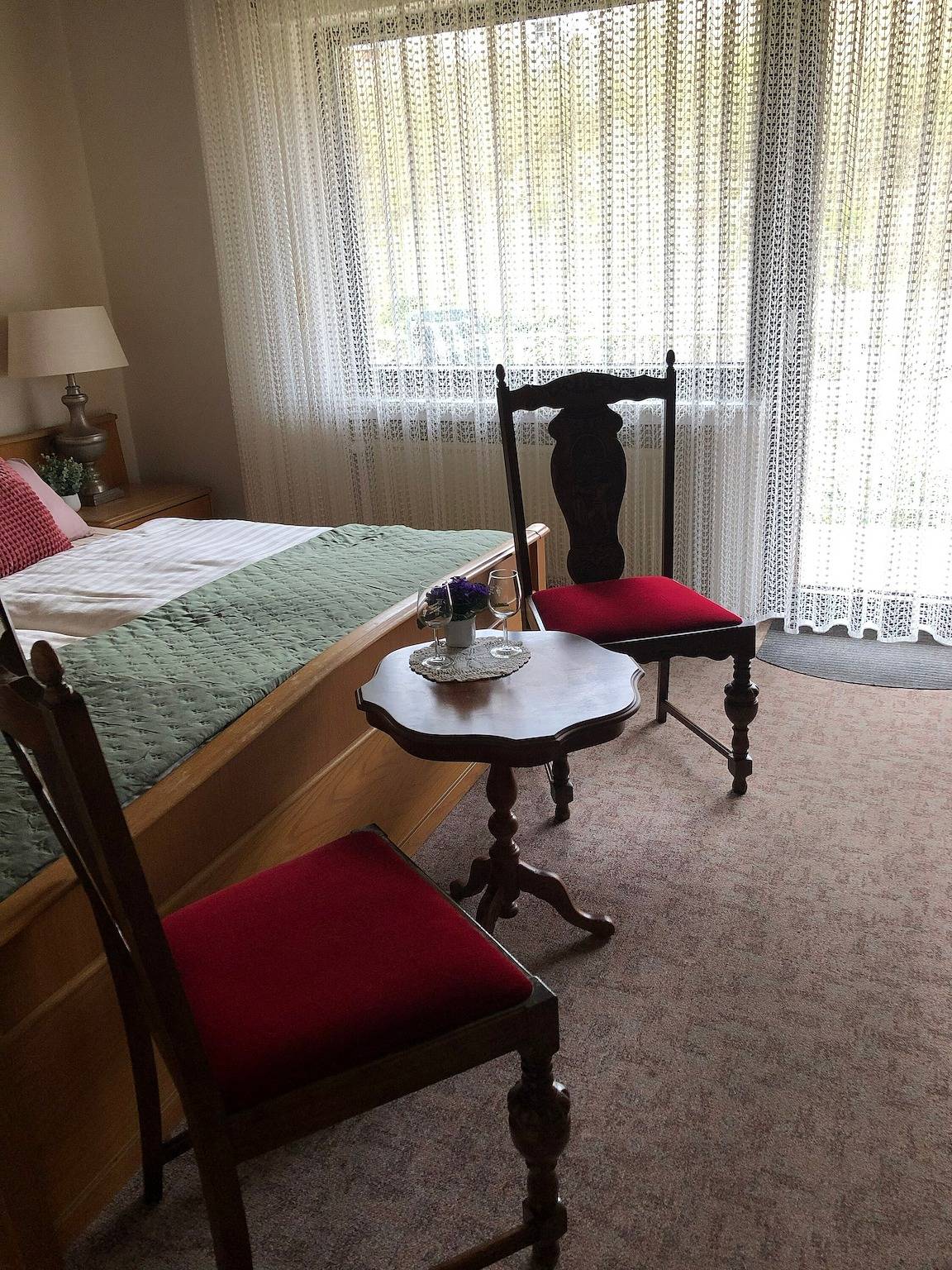 Zimmer 'Zimmer 3D, Antik 2Og' mit Gemeinschaftsgarten, Balkon und Wlan in Klotten, Cochem-Zell