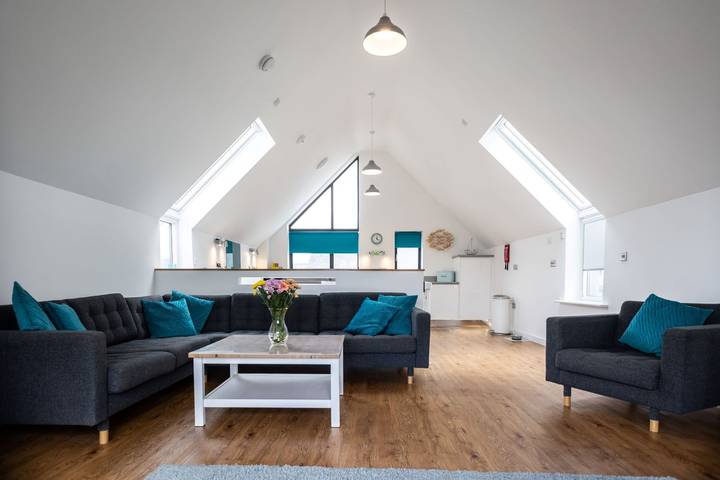 Holiday home for 6 people, with garden and balcony, child-friendly in Westward Ho