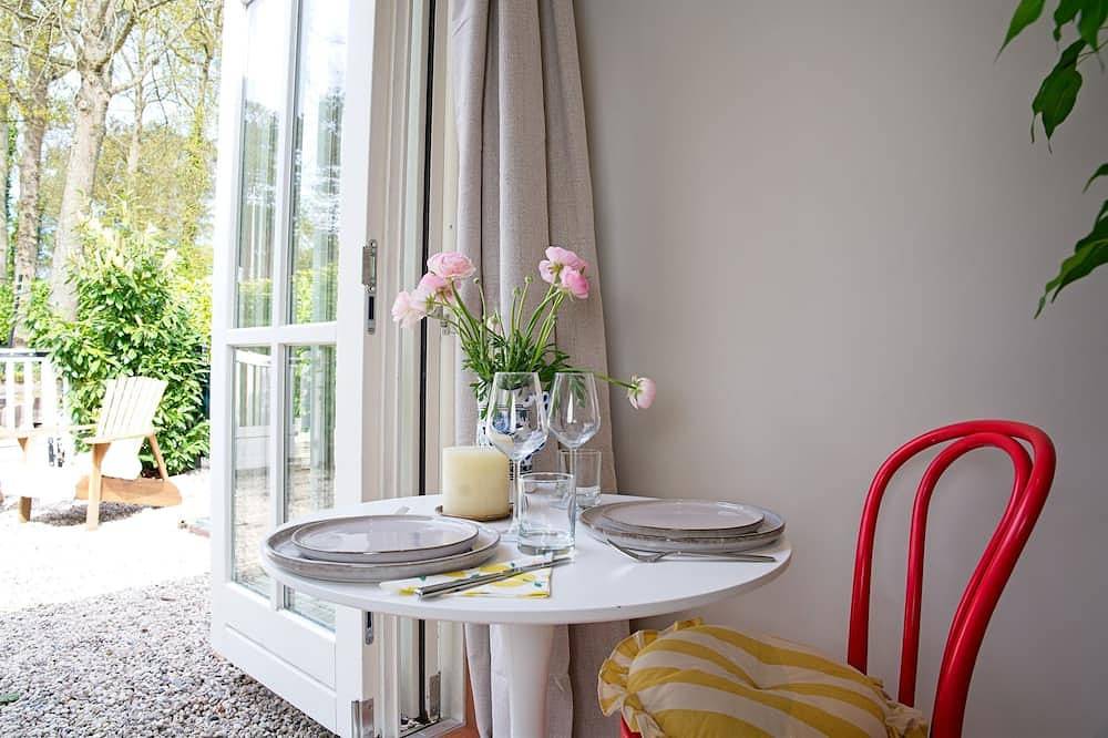 Brand New Romantic Cottage by the Sea in Niederländische Nordsee