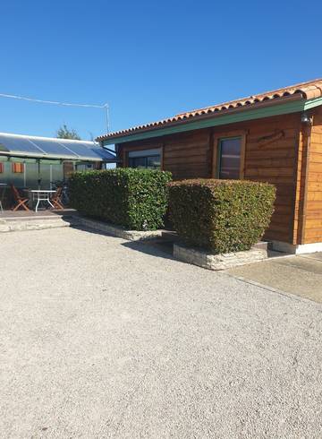 Chalet pour 2 personnes, avec jardin et terrasse, animaux acceptés dans les Deux-Sèvres