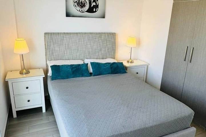 Appartement entier, Thalassa Sea View Suite, Sleeps 4, Wifi, Sat TV in Limassol, Chypre du Sud